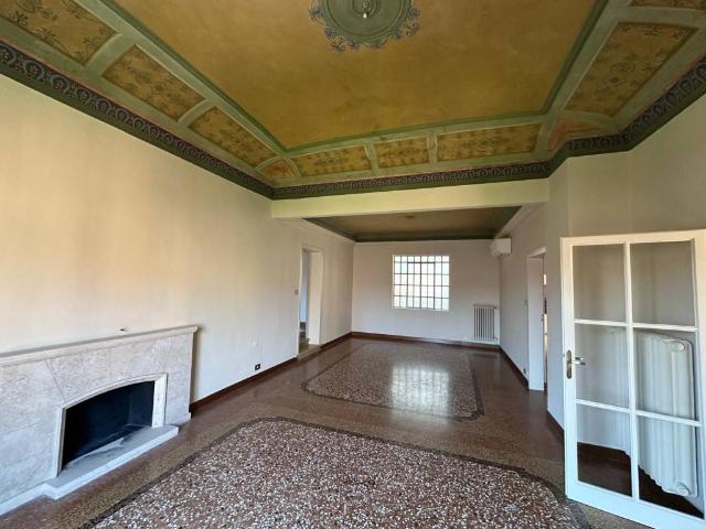 Appartamento in affitto a Santo Stefano, Bologna