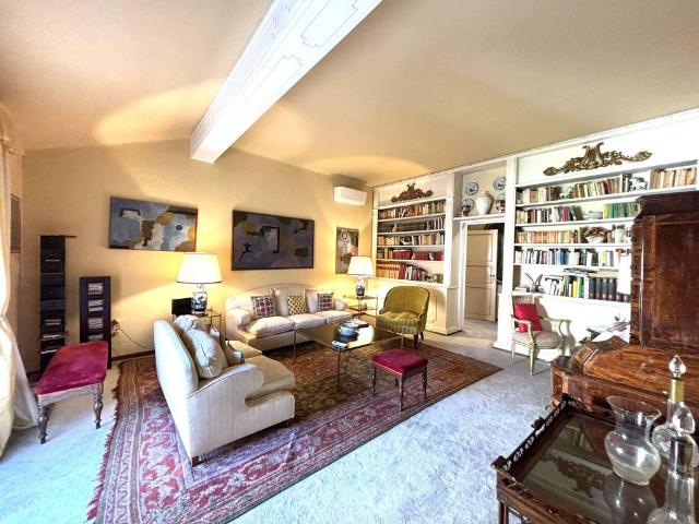 Appartamento in affitto a Centro storico, Bologna