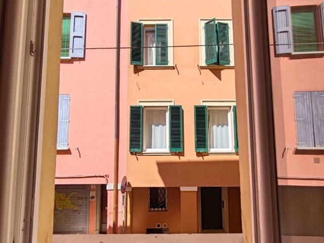 Appartamento in affitto a Galvani, Bologna