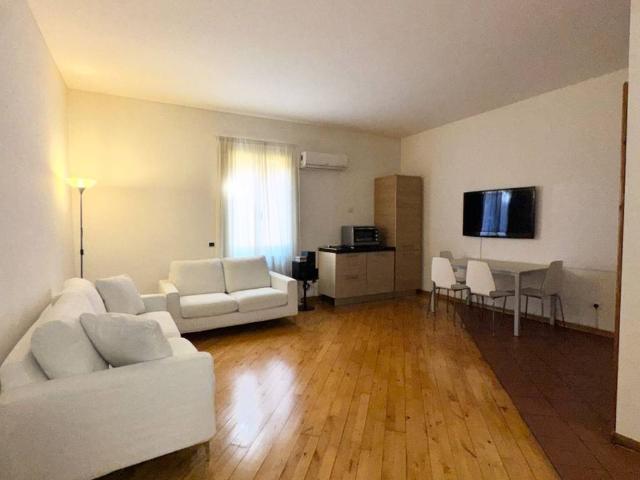 Appartamento in affitto a Centro storico, Bologna