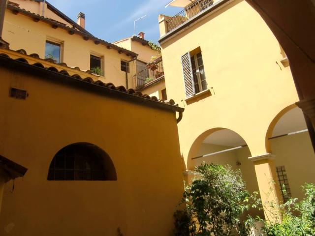 Appartamento in affitto a Santo Stefano, Bologna