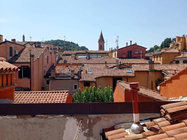 Appartamento in affitto a Santo Stefano, Bologna