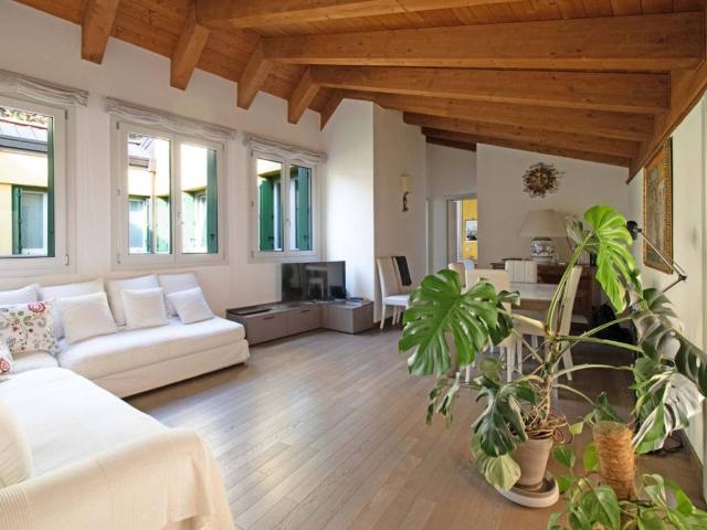 Appartamento in affitto a Centro storico, Bologna