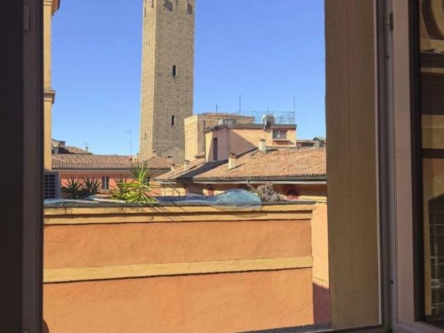Appartamento in affitto a Santo Stefano, Bologna