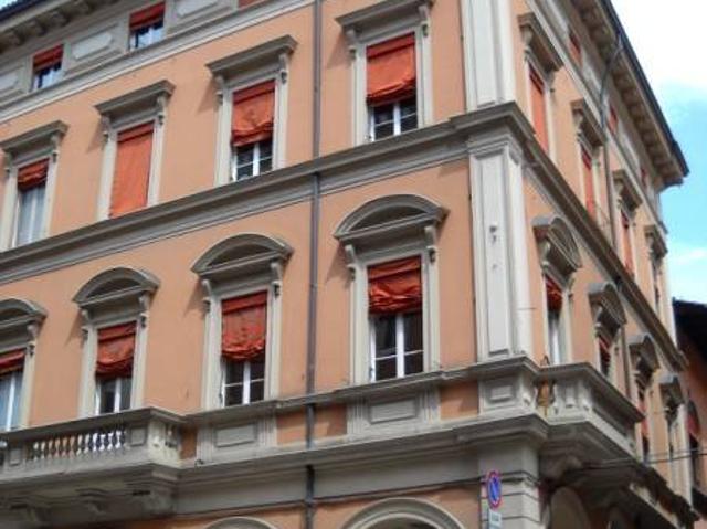 Appartamento in affitto a Centro storico, Bologna