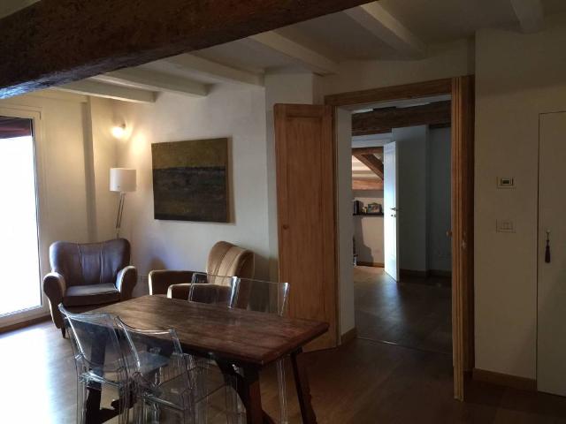 Appartamento in affitto a Centro storico, Bologna