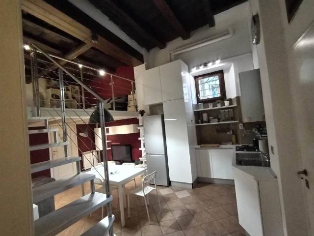 Appartamento in affitto a Santo Stefano, Bologna