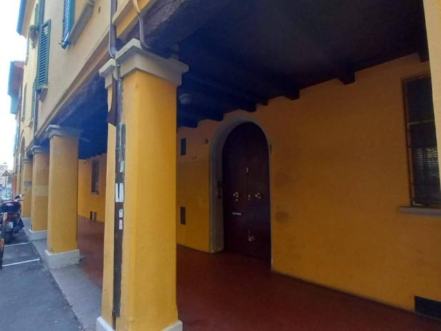 Appartamento in affitto a Santo Stefano, Bologna