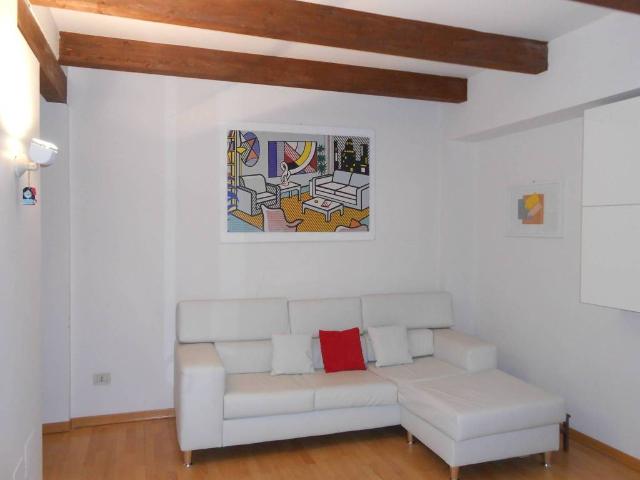 Appartamento in affitto a Santo Stefano, Bologna