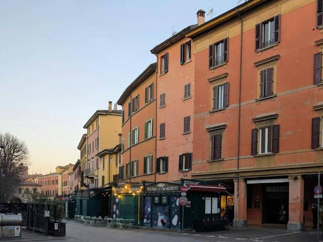 Appartamento in affitto a Santo Stefano, Bologna