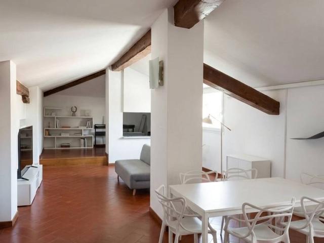 Appartamento in affitto a Santo Stefano, Bologna