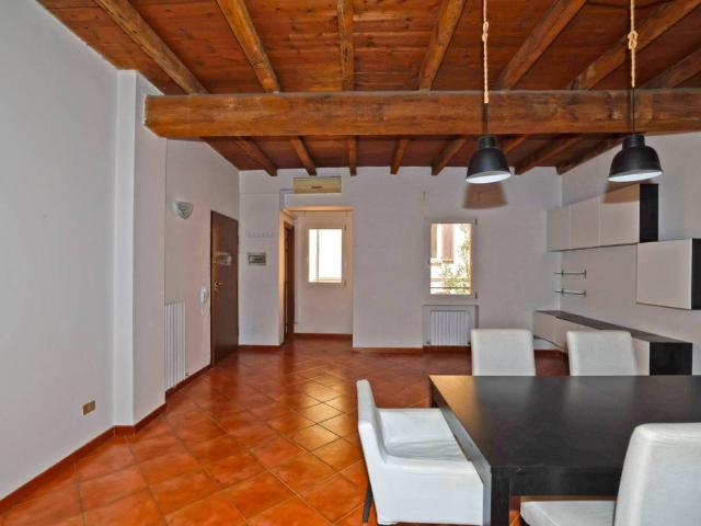 Appartamento in affitto a Santo Stefano, Bologna