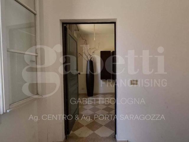 Appartamento in affitto a Santo Stefano, Bologna