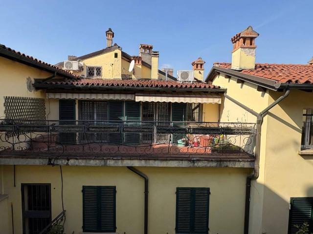 Appartamento in affitto a Santo Stefano, Bologna