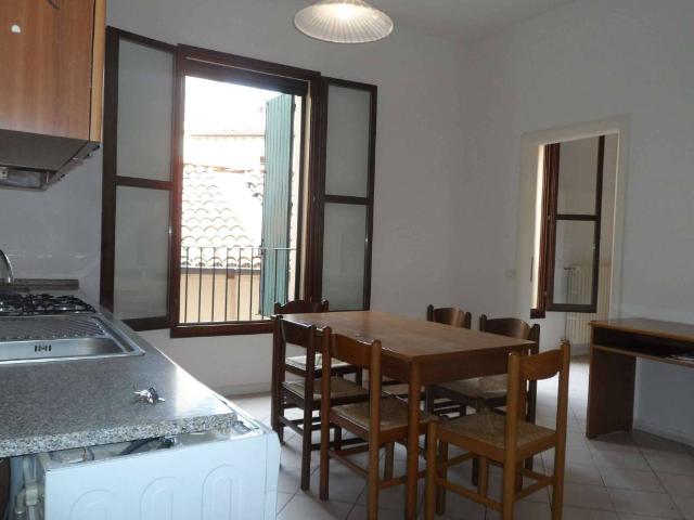 Appartamento in affitto a Santo Stefano, Bologna