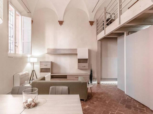 Appartamento in affitto a Santo Stefano, Bologna
