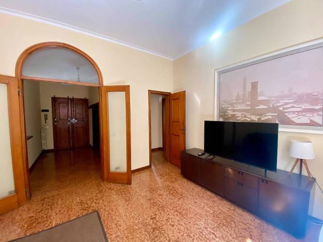 Appartamento in affitto a Santo Stefano, Bologna