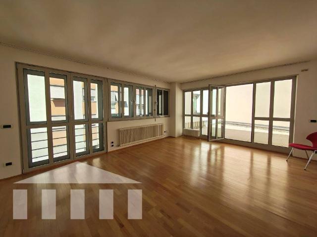 Appartamento in affitto a Centro-Piani-Rencio - Zentrum-Bozner Boden-Rentsch, Bolzano - Bozen