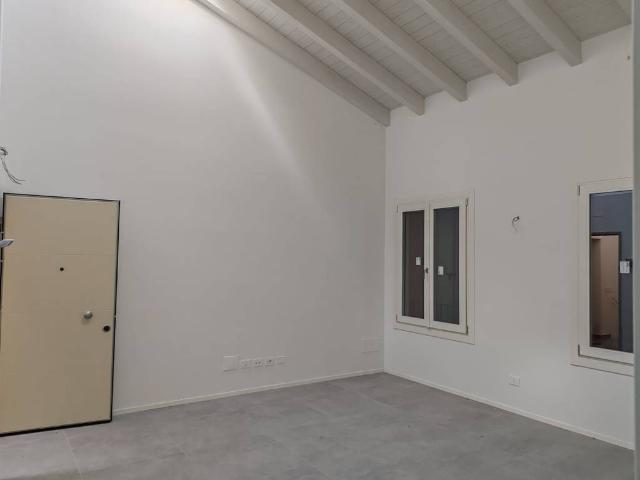 Appartamento in affitto a Bassa Reggiana, Re