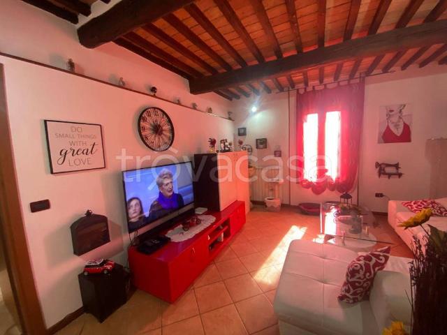 Appartamento in affitto a Borgo Mantovano, Revere