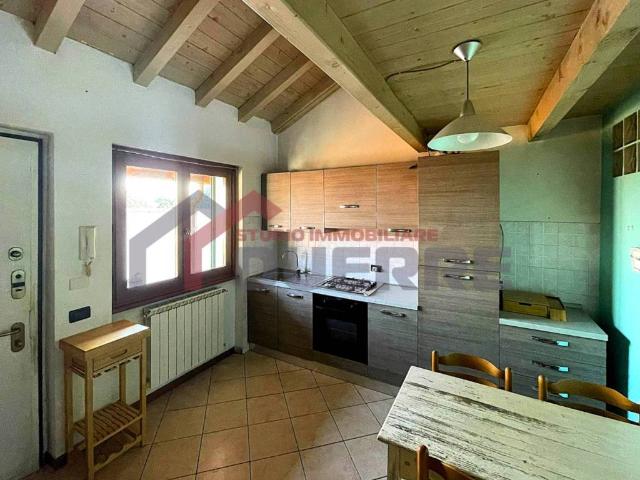 Appartamento in affitto a Bregnano, Lombardia