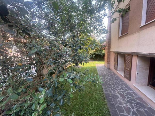 Appartamento in affitto a Zona Est, Brescia