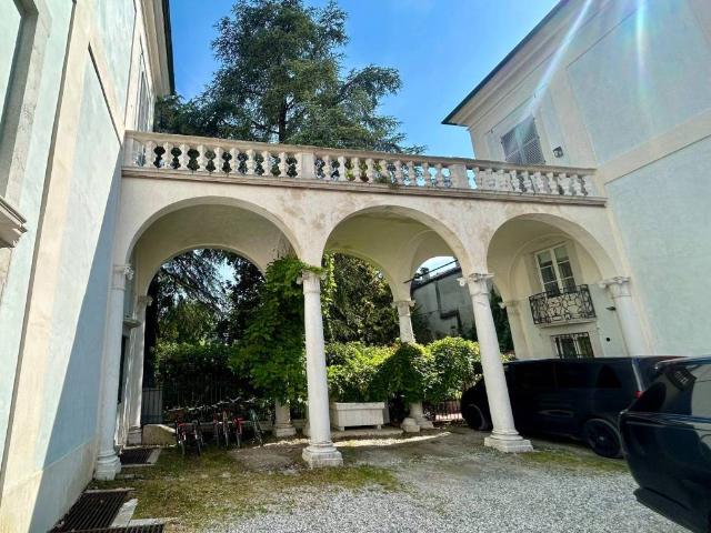 Appartamento in affitto a Zona Centro, Brescia