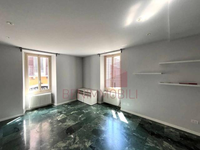 Appartamento in affitto a Zona Centro, Brescia