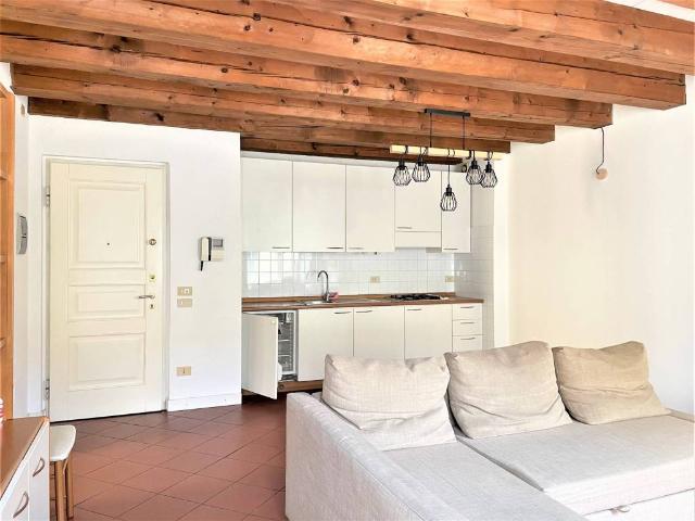 Appartamento in affitto a Zona Centro, Brescia