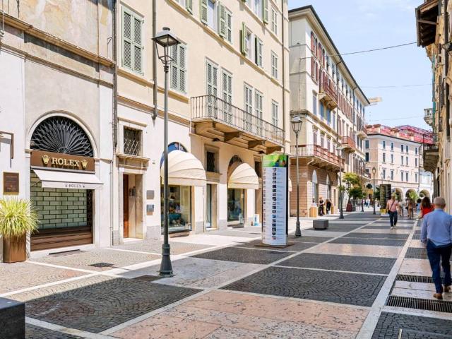Appartamento in affitto a Zona Centro, Brescia