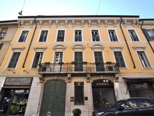Appartamento in affitto a Zona Centro, Brescia