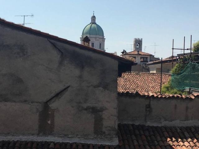 Appartamento in affitto a Zona Centro, Brescia