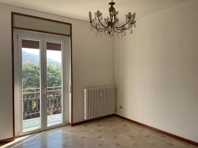 Appartamento in affitto a Zona Centro, Brescia