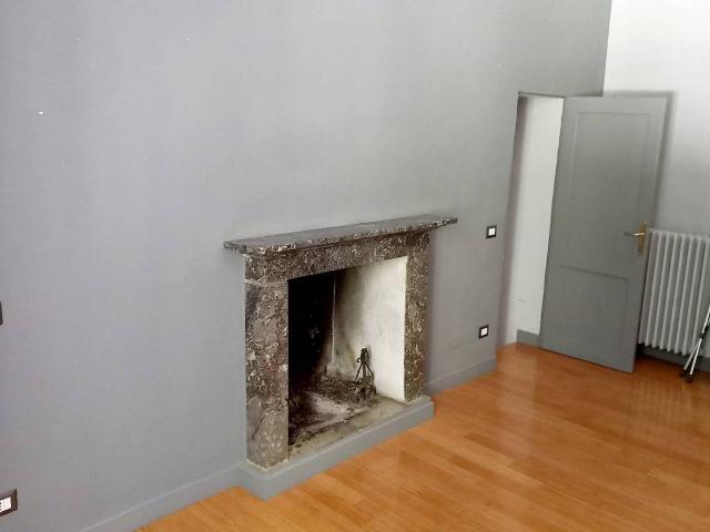 Appartamento in affitto a Brescia Antica, Brescia