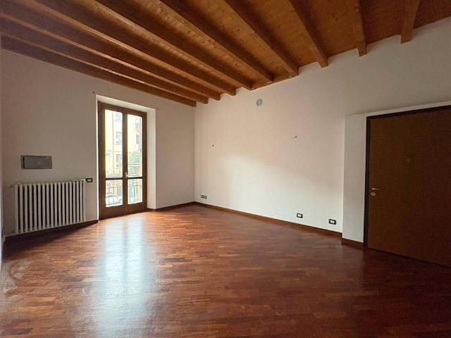 Appartamento in affitto a Zona Centro, Brescia