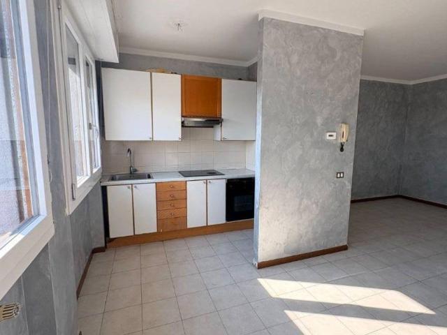 Appartamento in affitto a Zona Ovest, Brescia