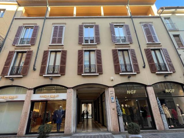 Appartamento in affitto a Zona Centro, Brescia