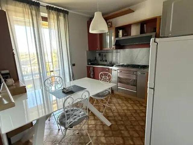 Appartamento in affitto a Buguggiate, Lombardia