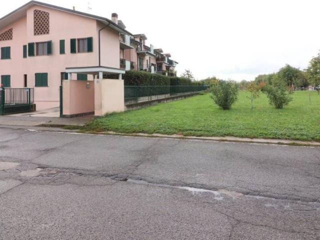 Appartamento in affitto a Busnago, Monza e della Brianza