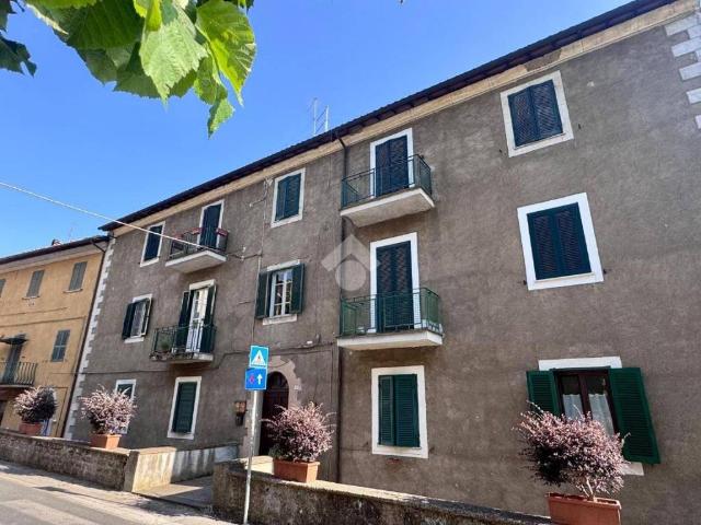 Appartamento in affitto a Caprarola, Lazio