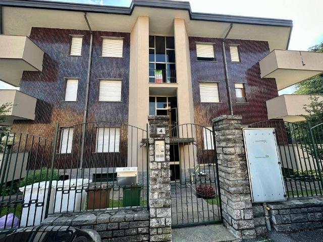 Appartamento in affitto a Carate Brianza, Lombardia