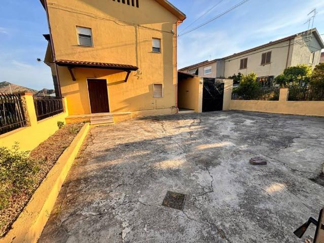 Appartamento in affitto a Carbonia, Sardigna/Sardegna