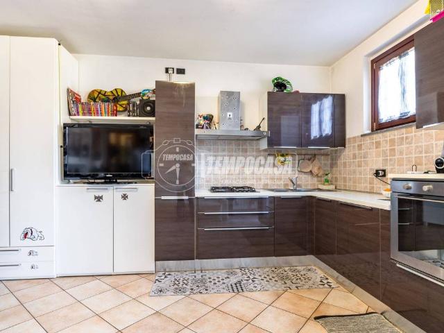 Appartamento in affitto a Cassina Pertusella, Caronno Pertusella