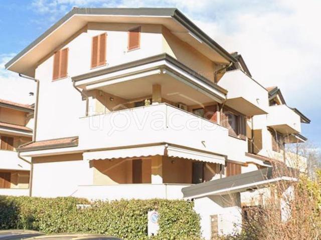 Appartamento in affitto a Cassina Pertusella, Caronno Pertusella