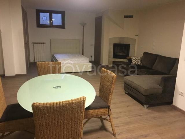 Appartamento in affitto a Cassina Pertusella, Caronno Pertusella