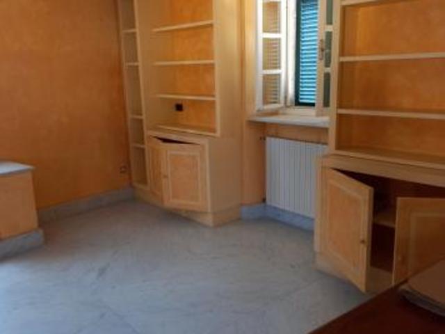 Appartamento in affitto a Fabbrica, Carrara