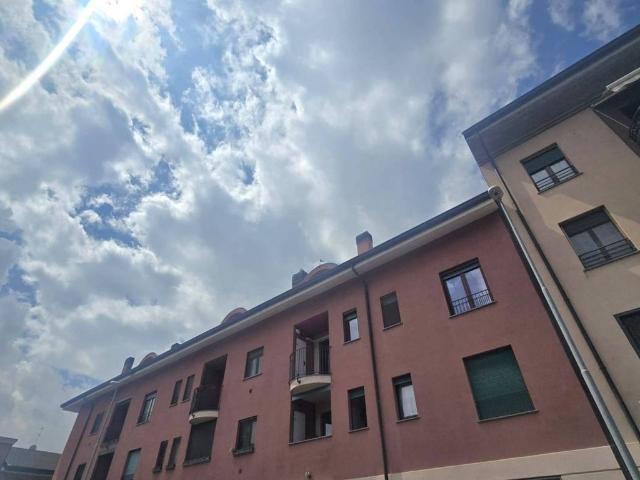 Appartamento in affitto a Carugate, Lombardia