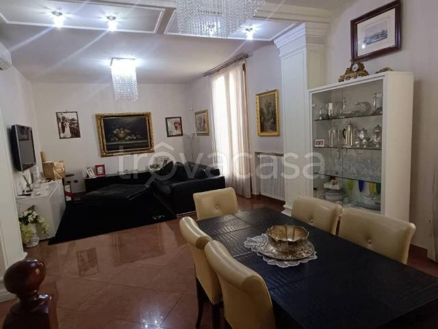 Appartamento in affitto a Casapulla, Campania