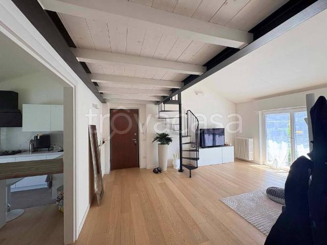 Appartamento in affitto a Casciago, Lombardia
