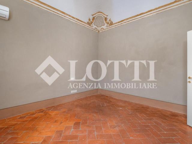 Appartamento in affitto a Centro Direzionale, Prato